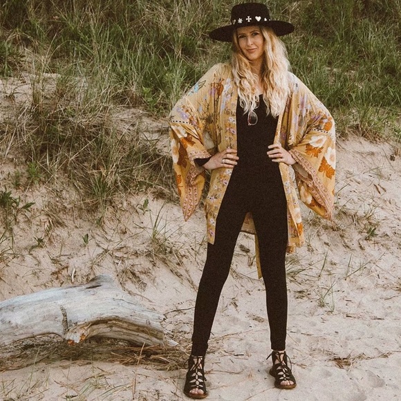 SOLD OUT Boho Gypsy Floral Short Kimono Robe Wrap Top - Picture 4 of 8